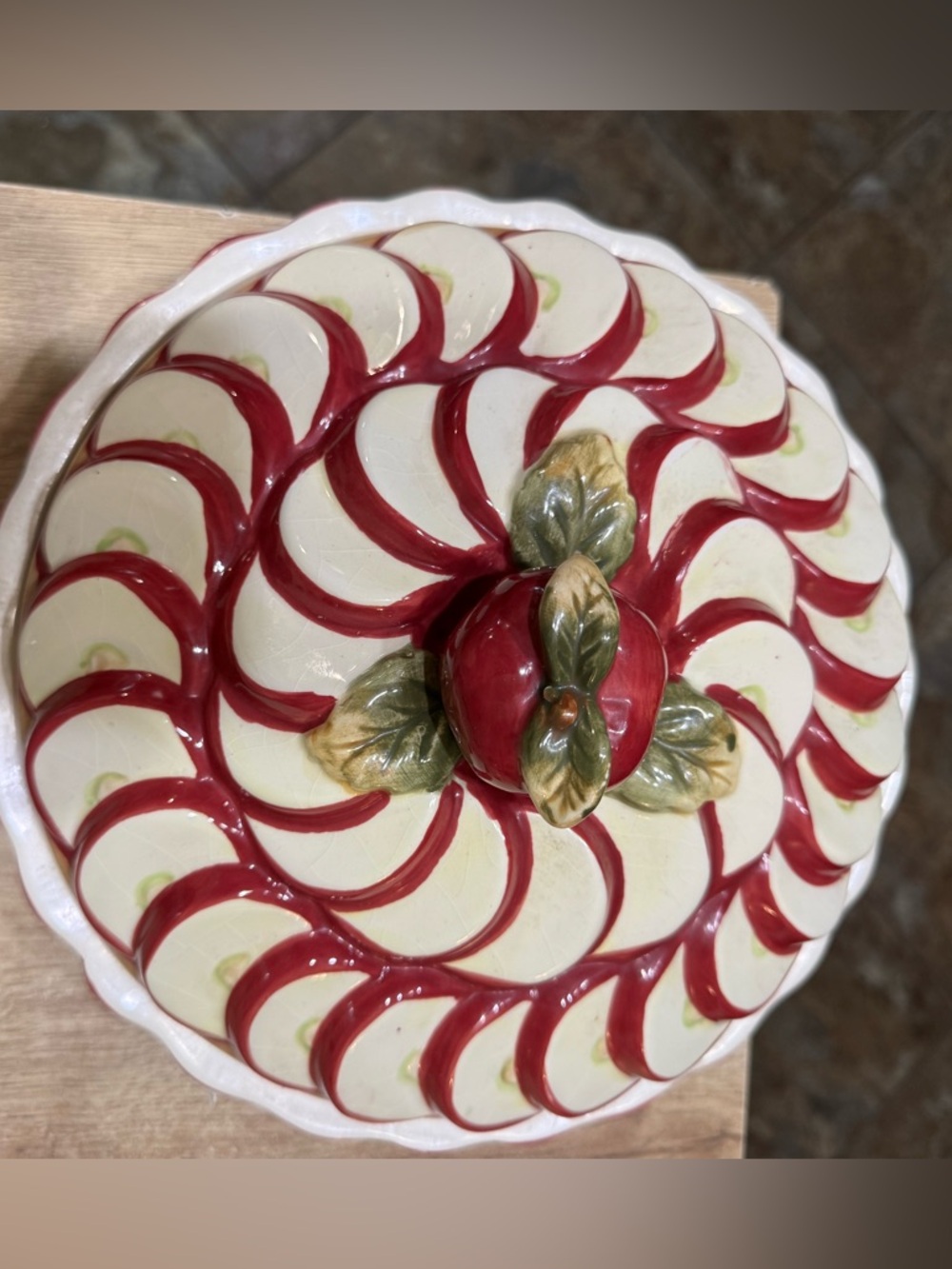 Kaldun & Bogle Hand painted Apple Ceramic Pie Dish